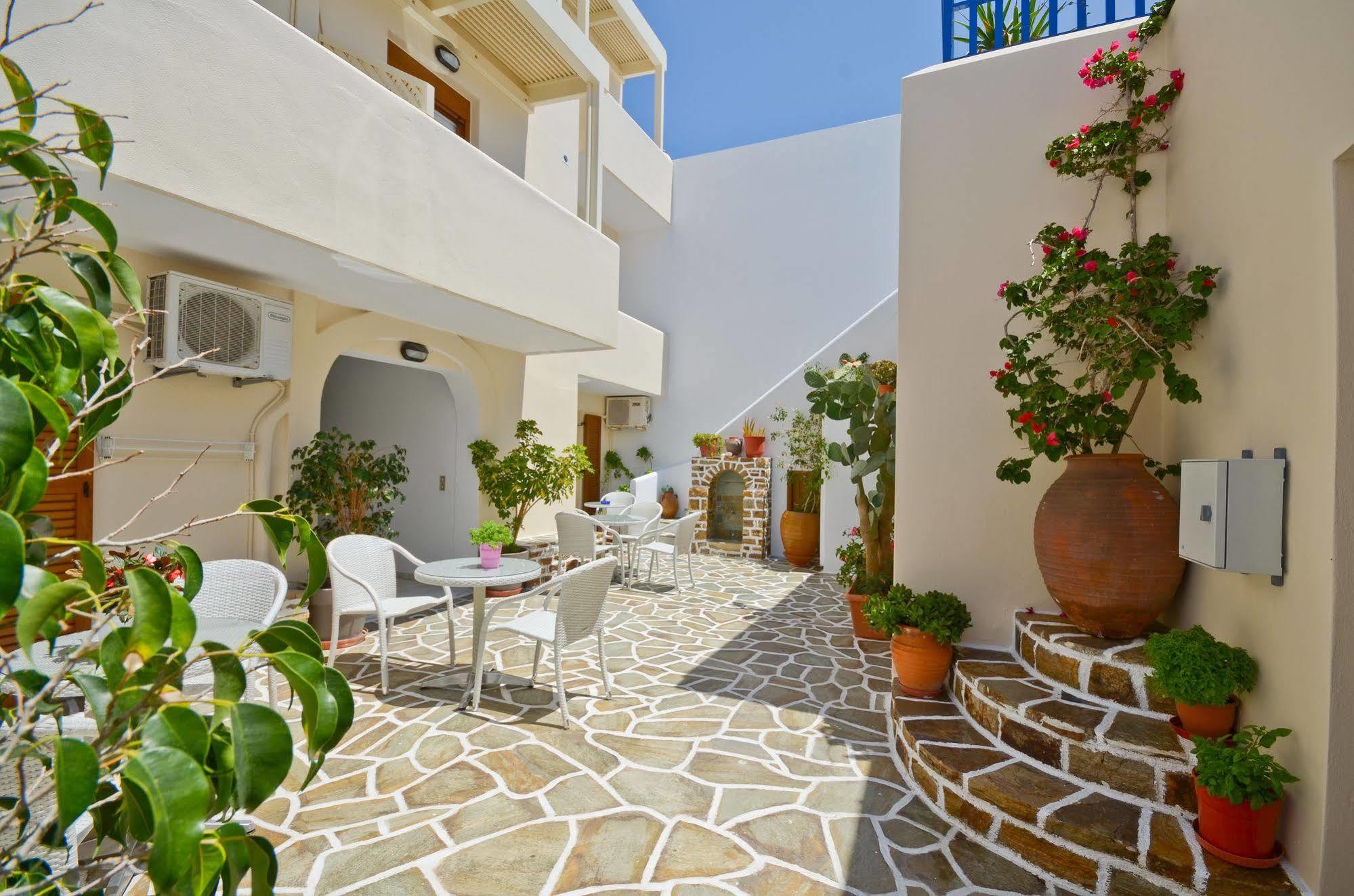 Margo Studios Naxos City Extérieur photo